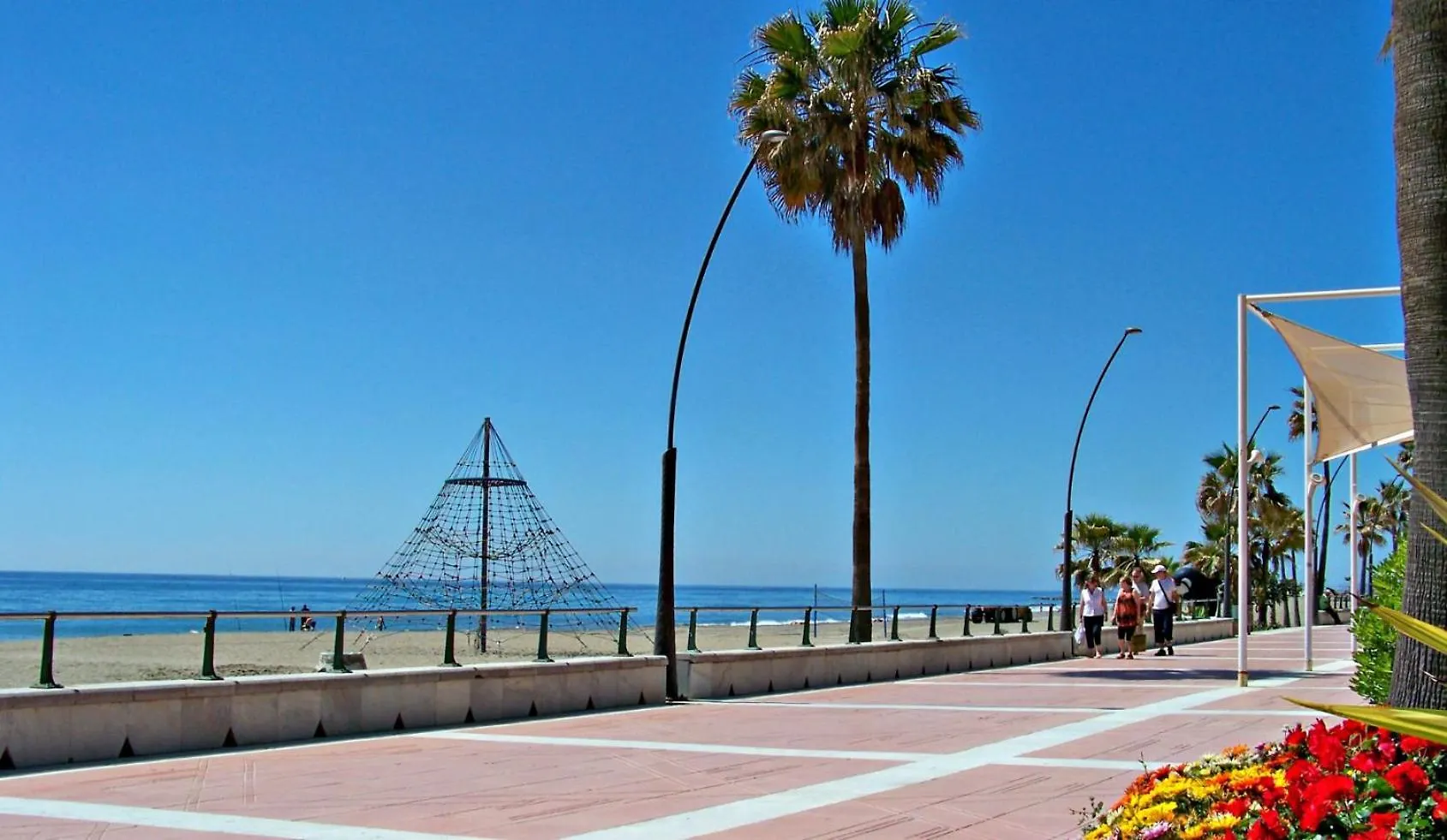 Selecta Estepona Roof Top Pool 3